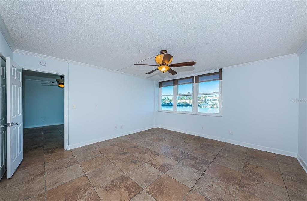 For Sale: $320,000 (2 beds, 2 baths, 1110 Square Feet)