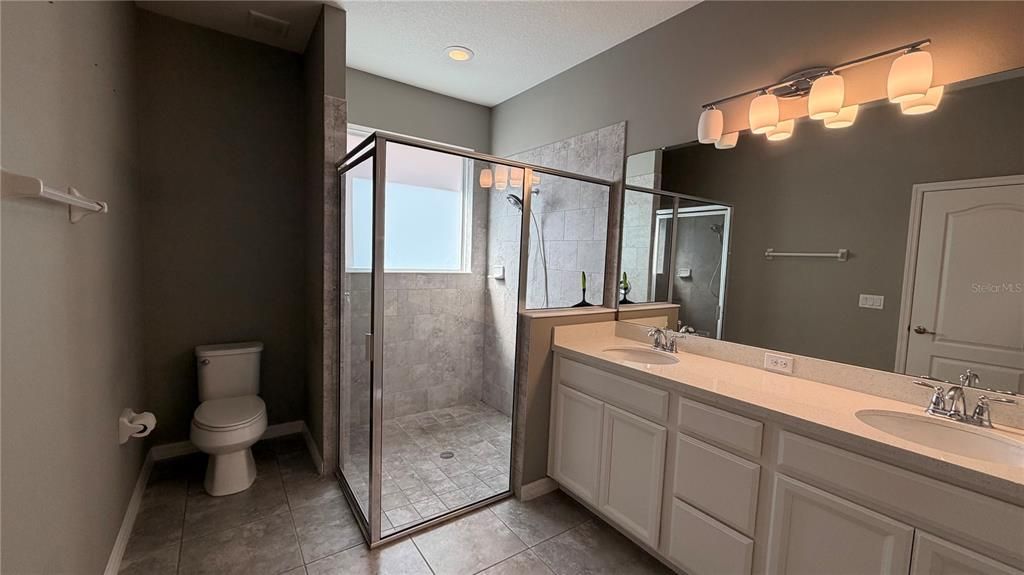 En Renta: $3,300 (4 camas, 2 baños, 1965 Pies cuadrados)