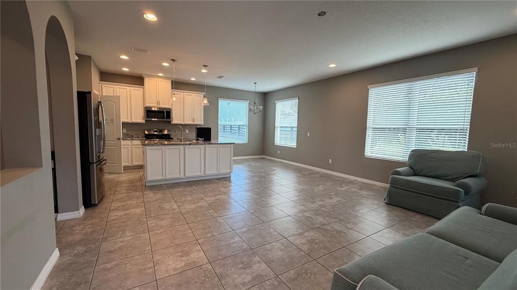 En Renta: $3,300 (4 camas, 2 baños, 1965 Pies cuadrados)