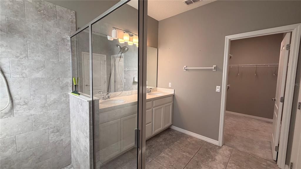 En Renta: $3,300 (4 camas, 2 baños, 1965 Pies cuadrados)