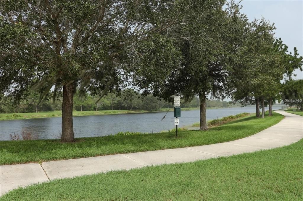 На продажу: $325,000 (3 спален, 2 ванн, 1370 Квадратных фут)