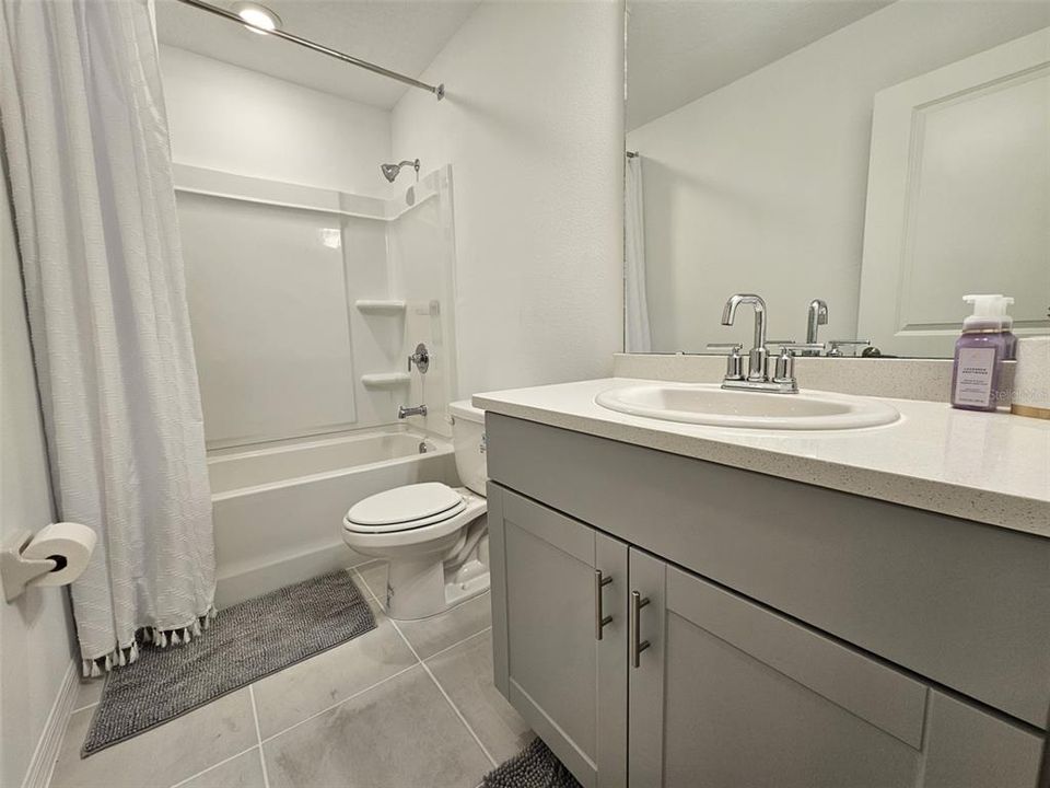 На продажу: $325,000 (3 спален, 2 ванн, 1370 Квадратных фут)