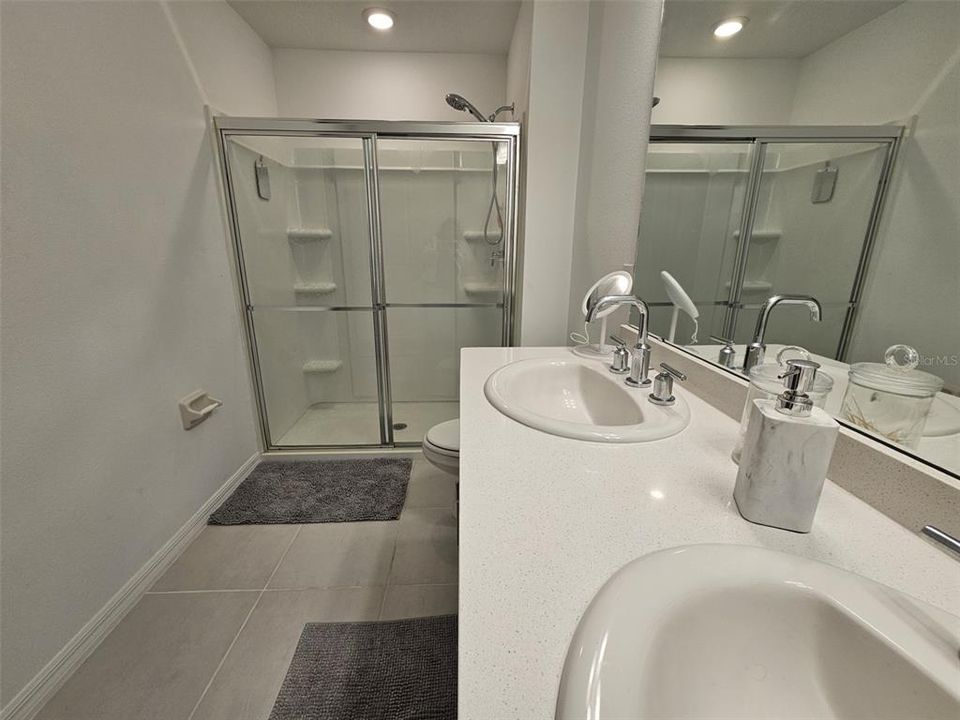 На продажу: $325,000 (3 спален, 2 ванн, 1370 Квадратных фут)