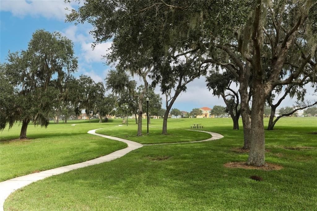 На продажу: $325,000 (3 спален, 2 ванн, 1370 Квадратных фут)