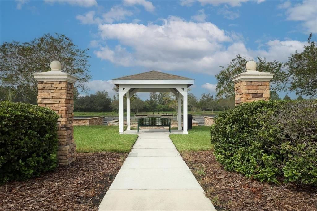 На продажу: $325,000 (3 спален, 2 ванн, 1370 Квадратных фут)