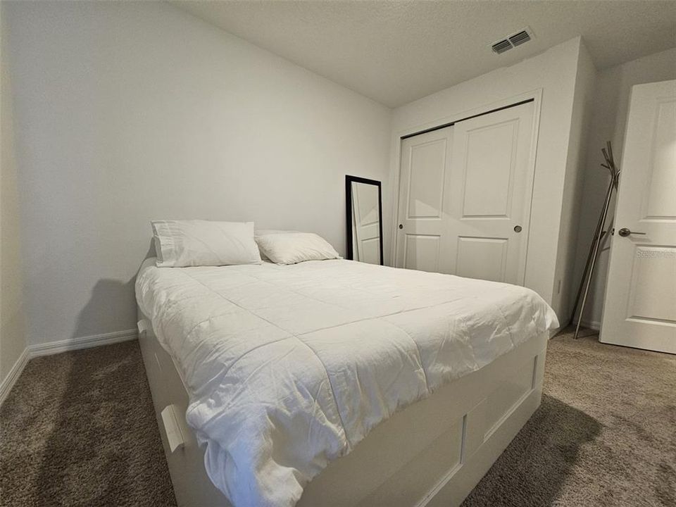 На продажу: $325,000 (3 спален, 2 ванн, 1370 Квадратных фут)