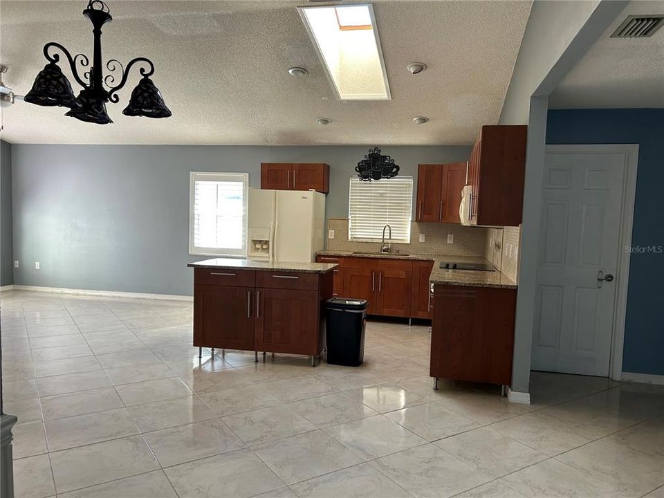 待售: $389,000 (3 贝兹, 2 浴室, 1743 平方英尺)