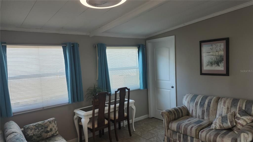 На продажу: $116,500 (2 спален, 2 ванн, 864 Квадратных фут)