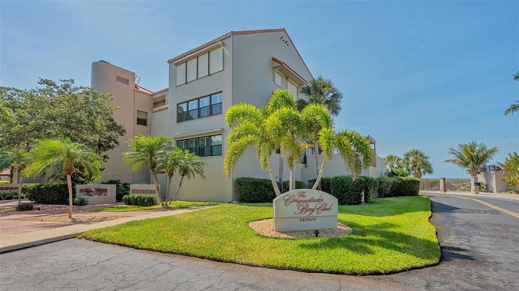 En Venta: $730,000 (2 camas, 2 baños, 2100 Pies cuadrados)