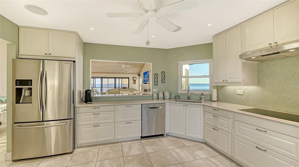 En Venta: $730,000 (2 camas, 2 baños, 2100 Pies cuadrados)