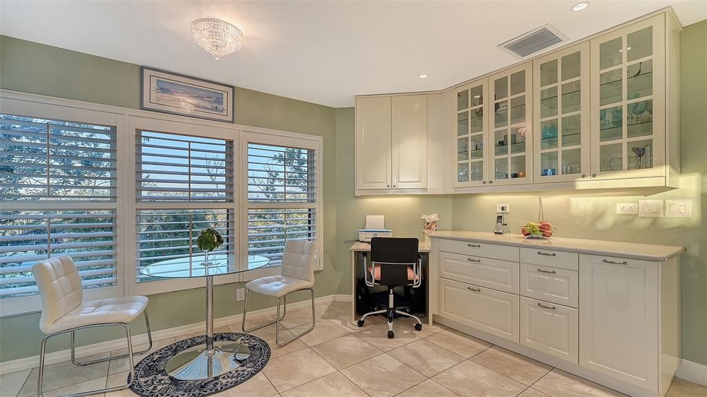 En Venta: $730,000 (2 camas, 2 baños, 2100 Pies cuadrados)