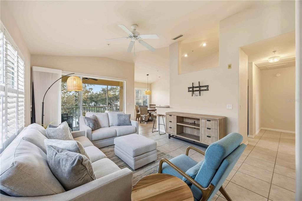 For Sale: $314,900 (3 beds, 2 baths, 1383 Square Feet)