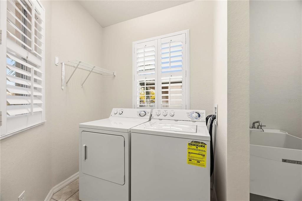 For Sale: $314,900 (3 beds, 2 baths, 1383 Square Feet)