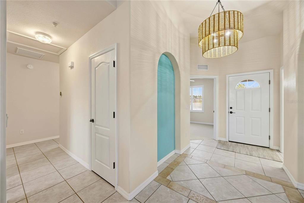 For Sale: $314,900 (3 beds, 2 baths, 1383 Square Feet)