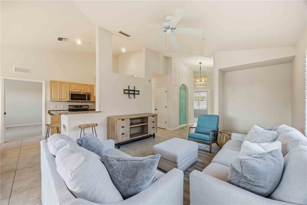 For Sale: $314,900 (3 beds, 2 baths, 1383 Square Feet)