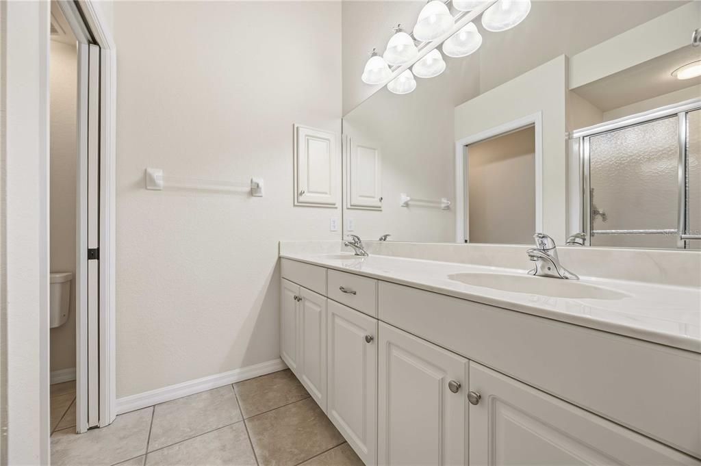 For Sale: $314,900 (3 beds, 2 baths, 1383 Square Feet)