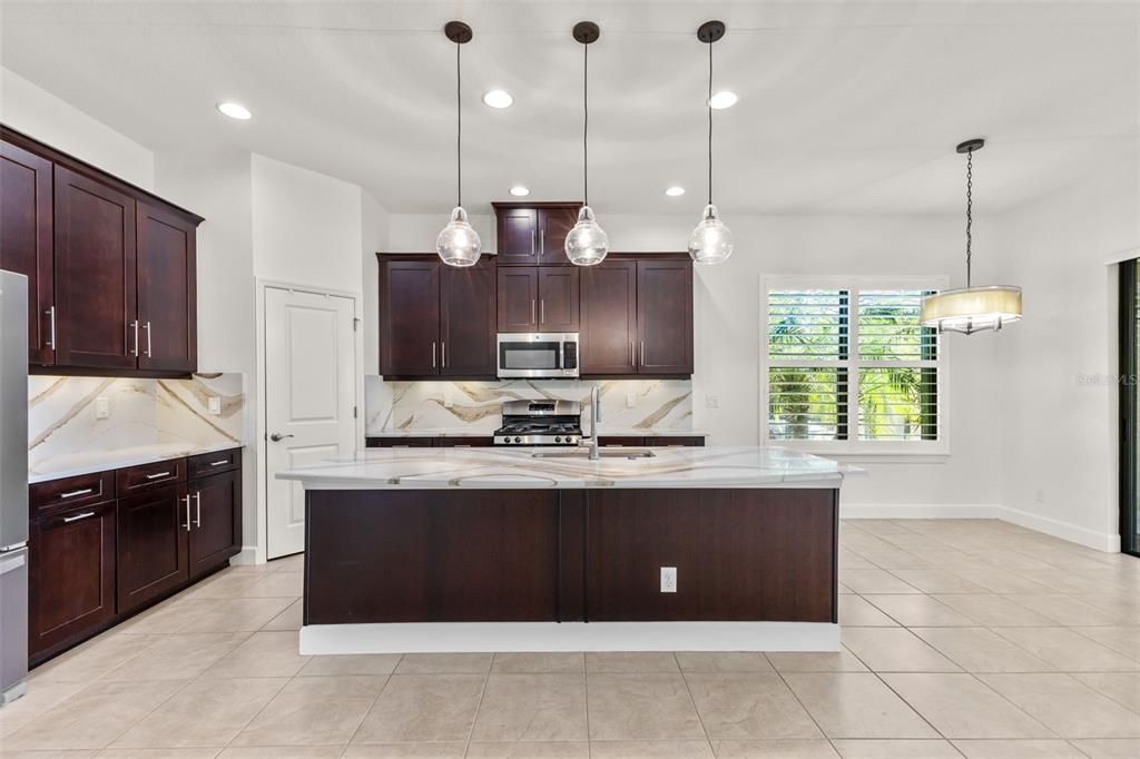 Active With Contract: $710,000 (2 beds, 2 baths, 2053 Square Feet)