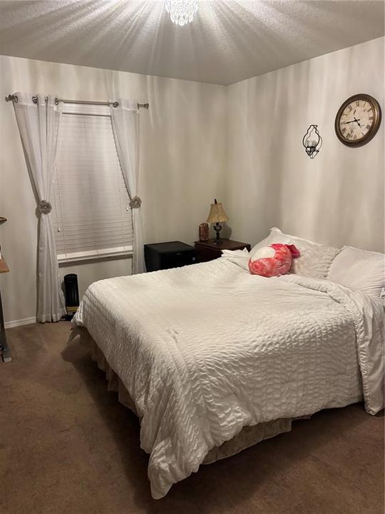 待售: $379,900 (4 贝兹, 2 浴室, 2612 平方英尺)