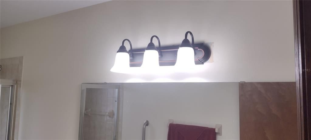 待售: $325,000 (3 贝兹, 2 浴室, 1414 平方英尺)