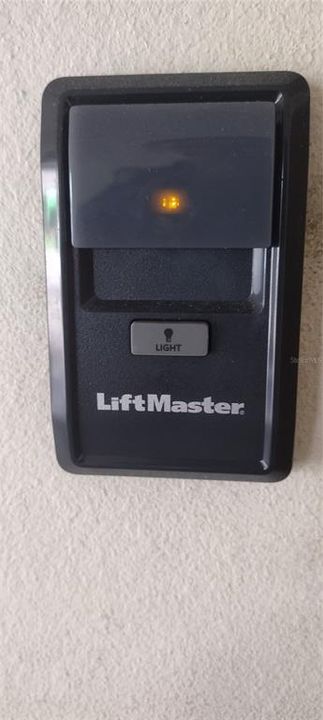 待售: $325,000 (3 贝兹, 2 浴室, 1414 平方英尺)