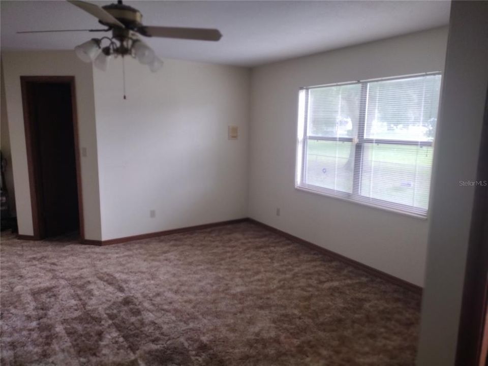 待售: $325,000 (3 贝兹, 2 浴室, 1414 平方英尺)