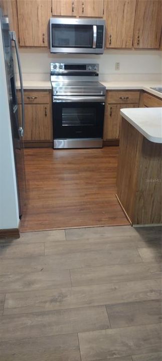 待售: $325,000 (3 贝兹, 2 浴室, 1414 平方英尺)