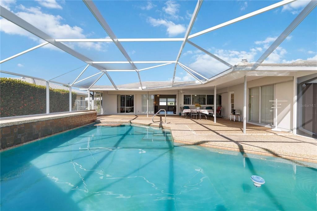 For Sale: $649,900 (3 beds, 2 baths, 2242 Square Feet)