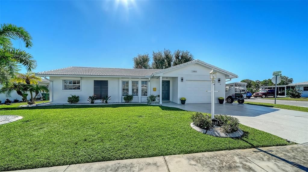 For Sale: $450,000 (3 beds, 2 baths, 1749 Square Feet)