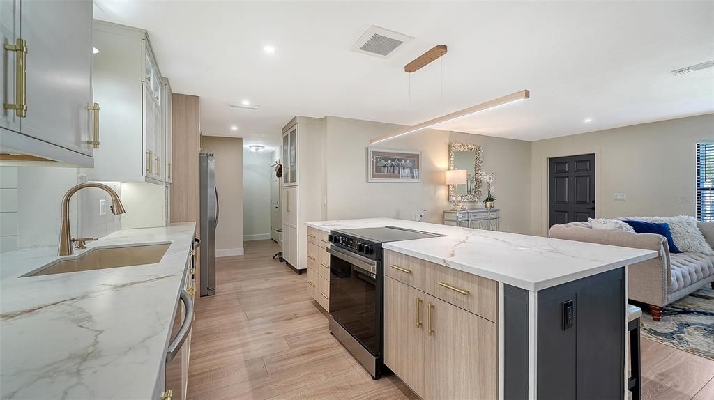 For Sale: $450,000 (3 beds, 2 baths, 1749 Square Feet)