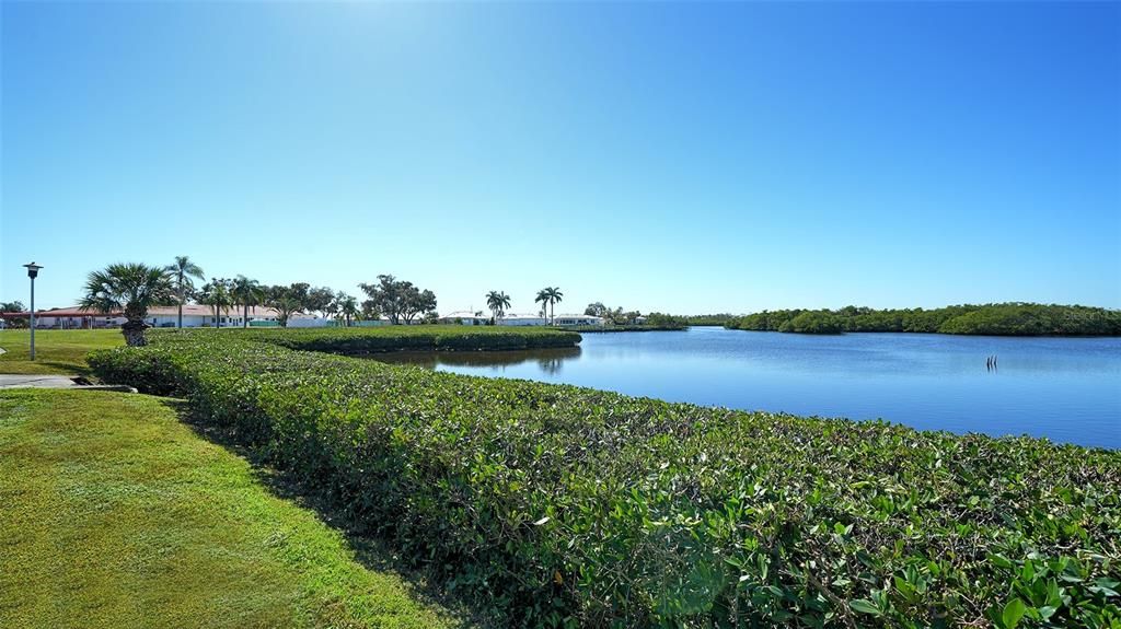 For Sale: $450,000 (3 beds, 2 baths, 1749 Square Feet)