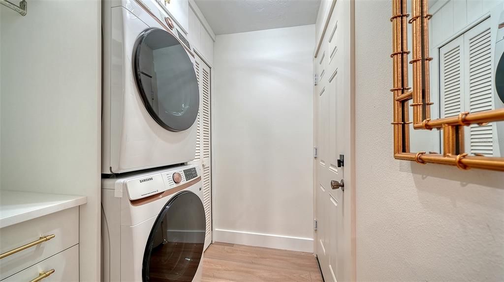 For Sale: $450,000 (3 beds, 2 baths, 1749 Square Feet)