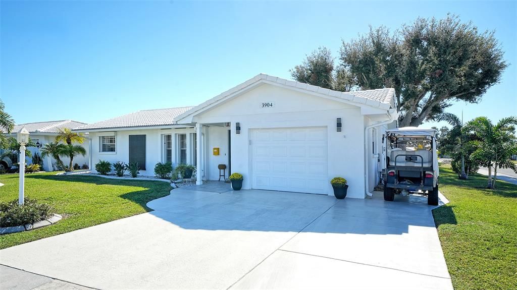 For Sale: $450,000 (3 beds, 2 baths, 1749 Square Feet)