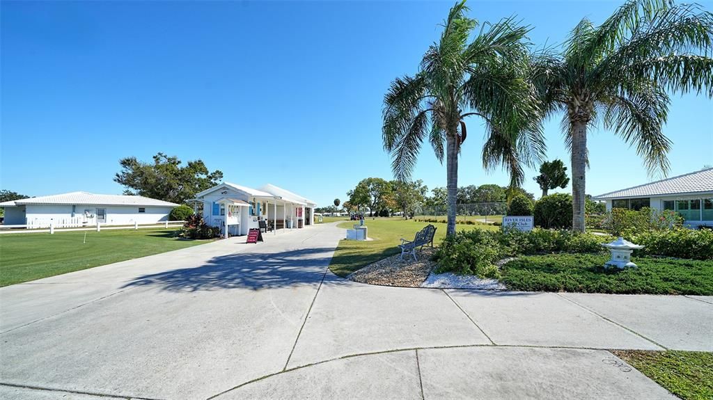 For Sale: $450,000 (3 beds, 2 baths, 1749 Square Feet)