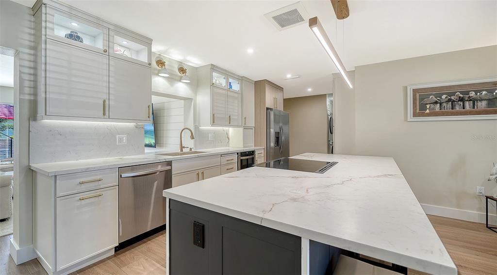 For Sale: $450,000 (3 beds, 2 baths, 1749 Square Feet)