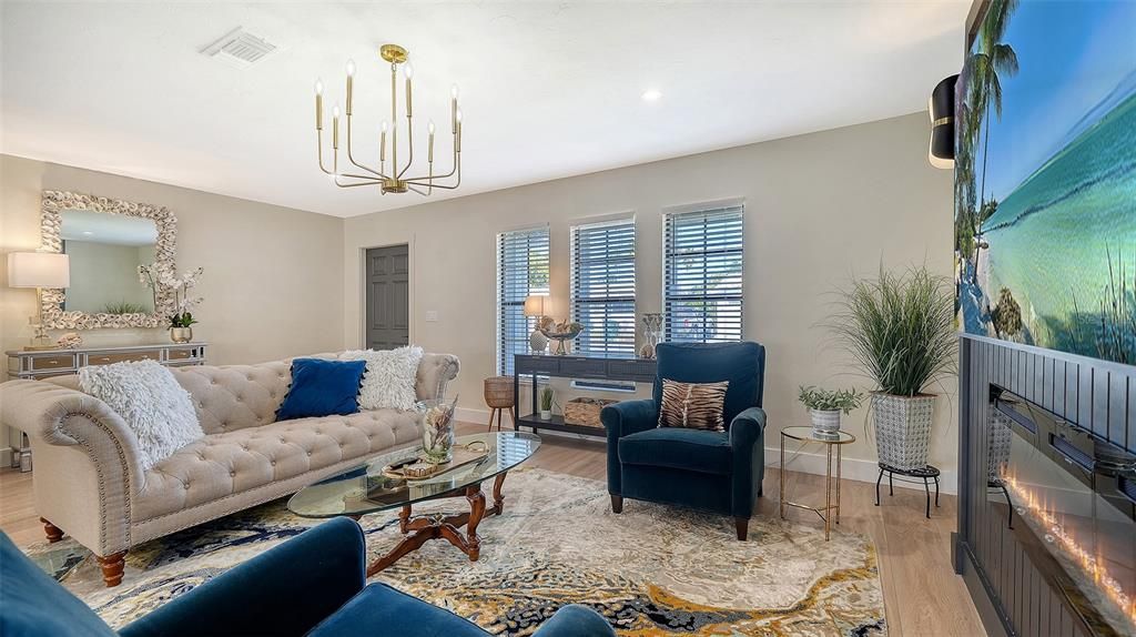 For Sale: $450,000 (3 beds, 2 baths, 1749 Square Feet)