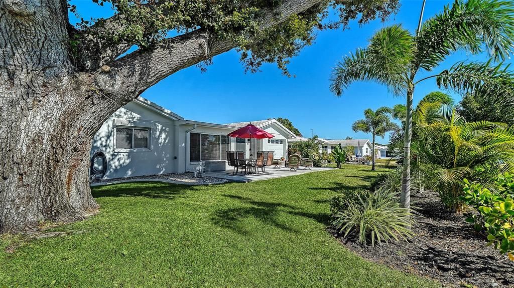 For Sale: $450,000 (3 beds, 2 baths, 1749 Square Feet)