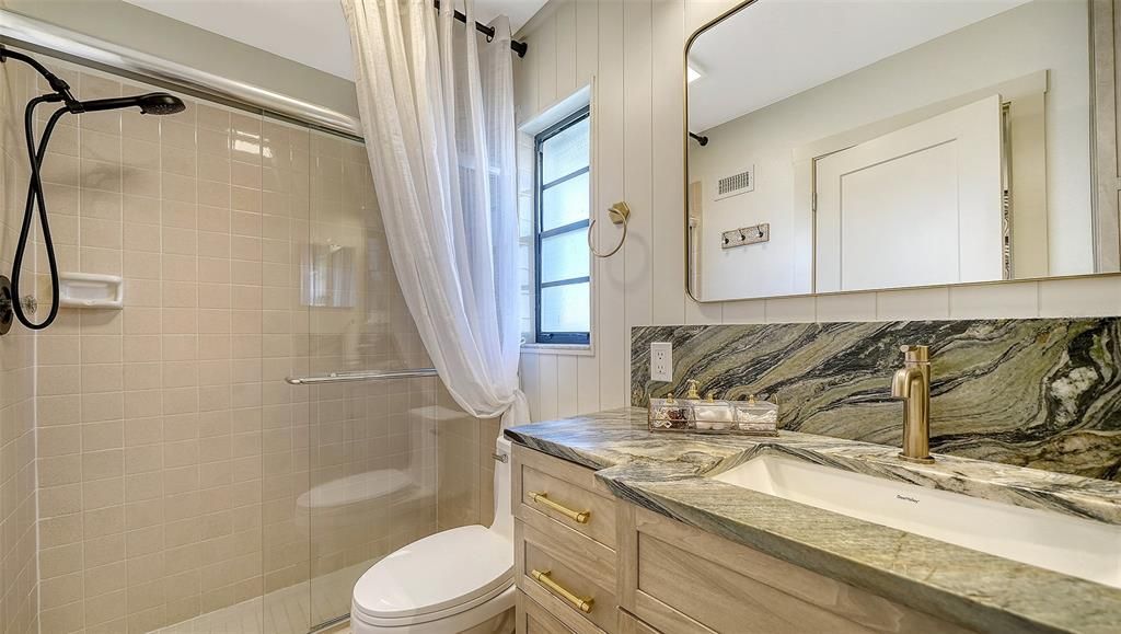 For Sale: $450,000 (3 beds, 2 baths, 1749 Square Feet)