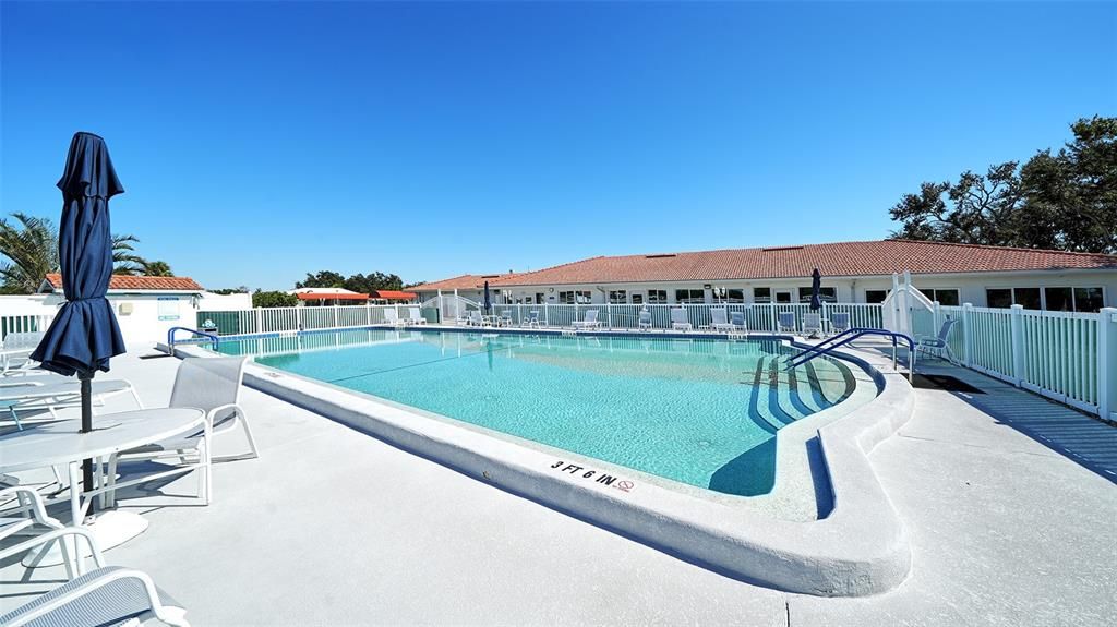 For Sale: $450,000 (3 beds, 2 baths, 1749 Square Feet)