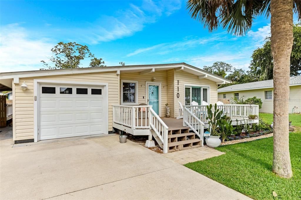 For Sale: $420,000 (3 beds, 2 baths, 1112 Square Feet)