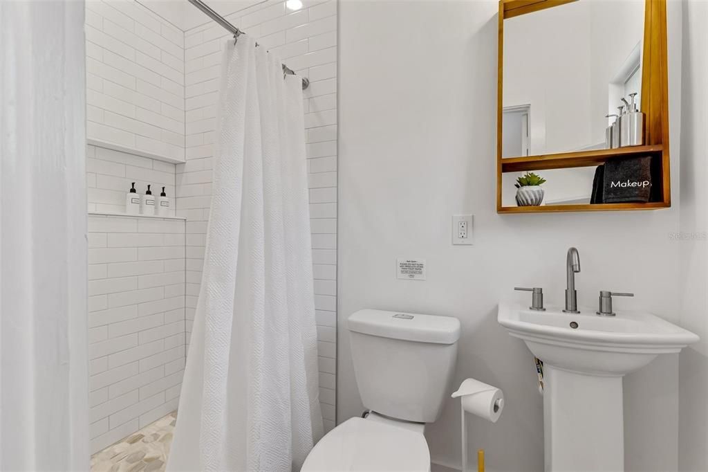 For Sale: $420,000 (3 beds, 2 baths, 1112 Square Feet)