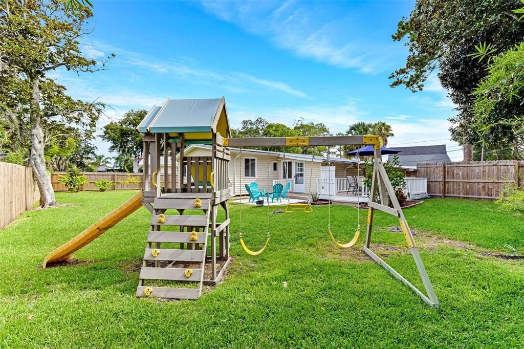 For Sale: $420,000 (3 beds, 2 baths, 1112 Square Feet)