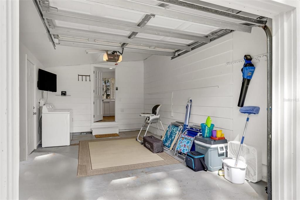 For Sale: $420,000 (3 beds, 2 baths, 1112 Square Feet)