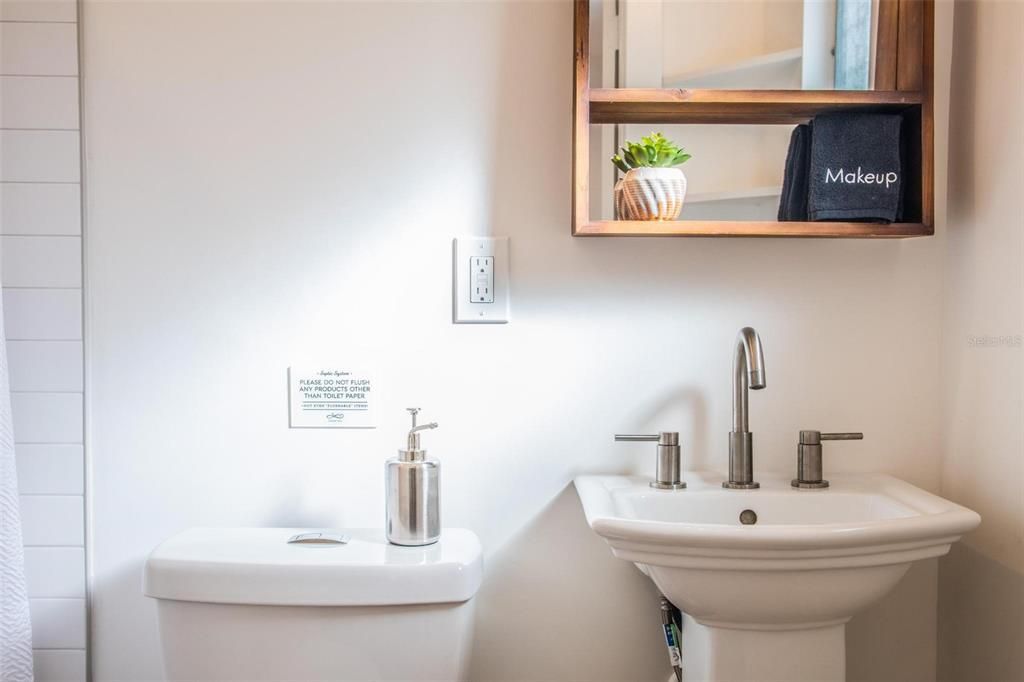 For Sale: $420,000 (3 beds, 2 baths, 1112 Square Feet)