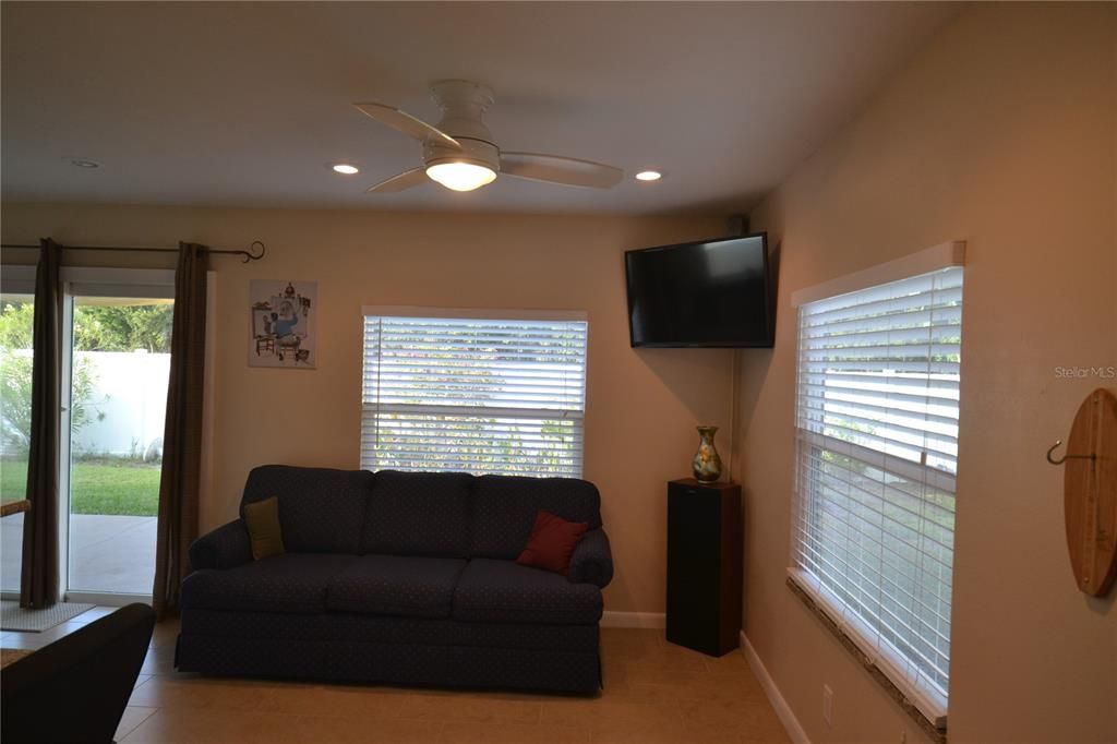 For Rent: $4,000 (2 beds, 2 baths, 1876 Square Feet)