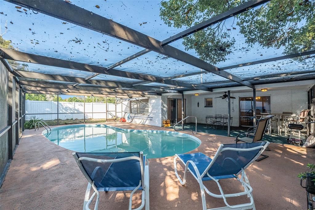 На продажу: $250,000 (2 спален, 2 ванн, 1408 Квадратных фут)