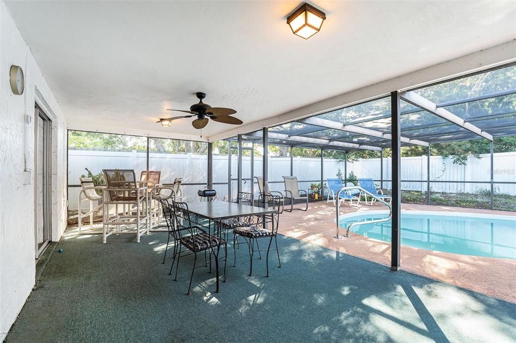 На продажу: $250,000 (2 спален, 2 ванн, 1408 Квадратных фут)