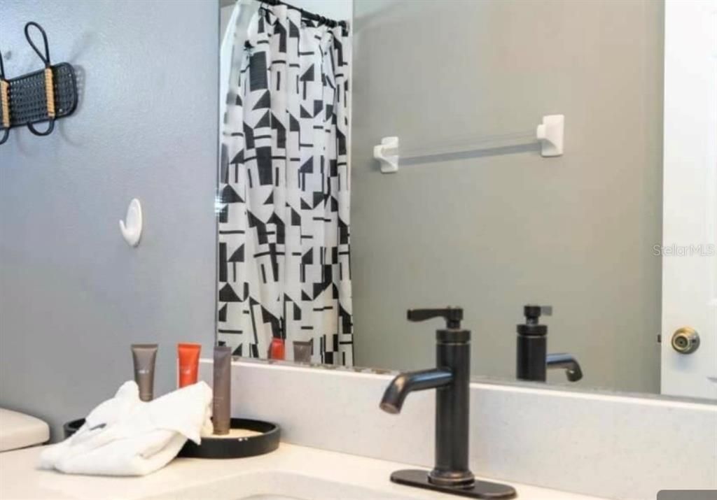 For Sale: $447,000 (4 beds, 2 baths, 1412 Square Feet)