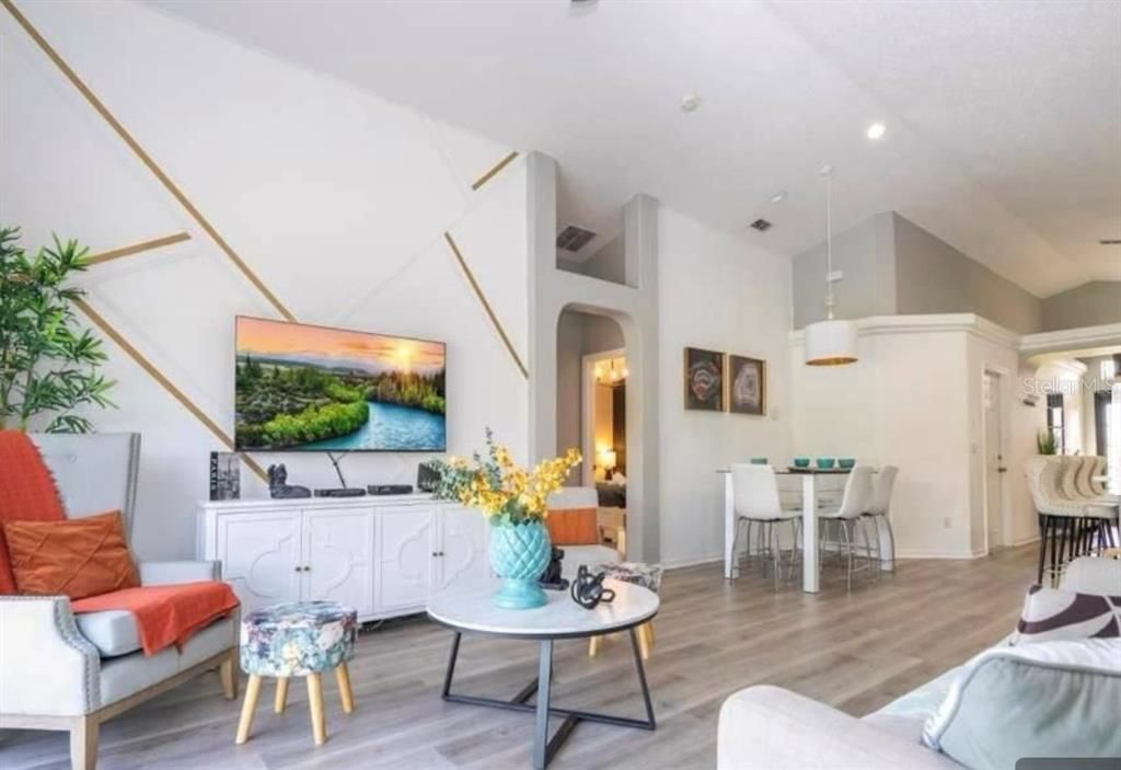 For Sale: $447,000 (4 beds, 2 baths, 1412 Square Feet)