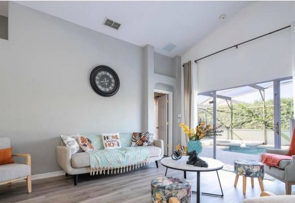 For Sale: $447,000 (4 beds, 2 baths, 1412 Square Feet)