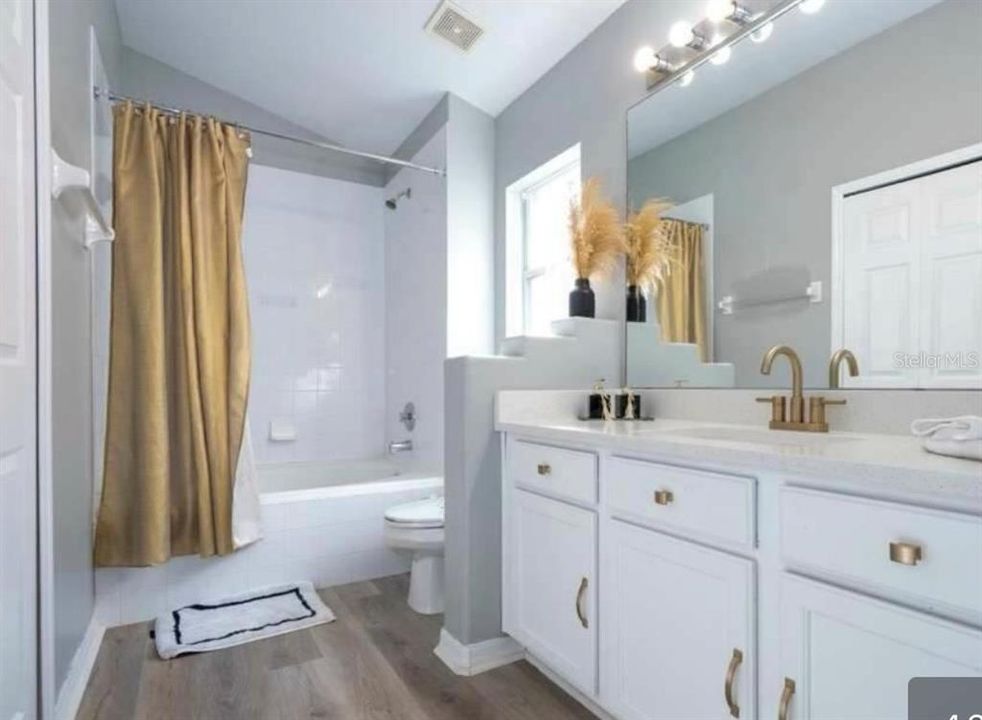 For Sale: $447,000 (4 beds, 2 baths, 1412 Square Feet)